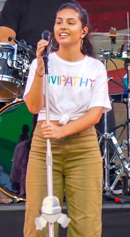 Alessia Cara photo