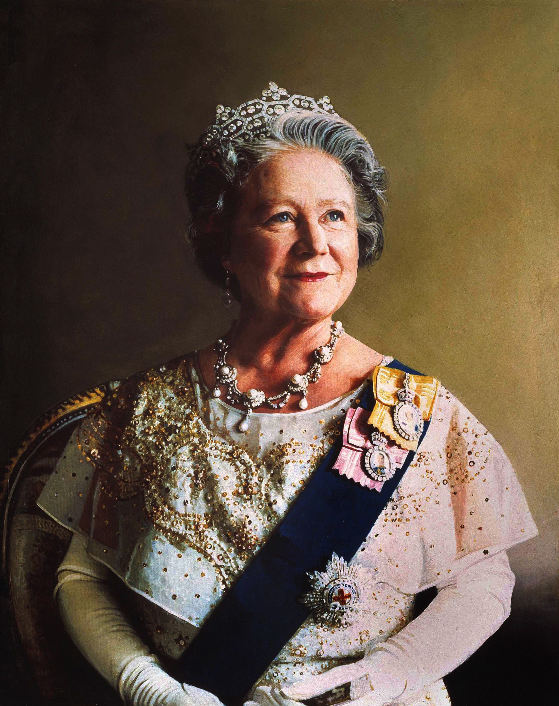Elizabeth Bowes-Lyon photo