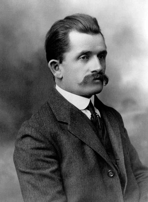 Ferdinand Porsche photo