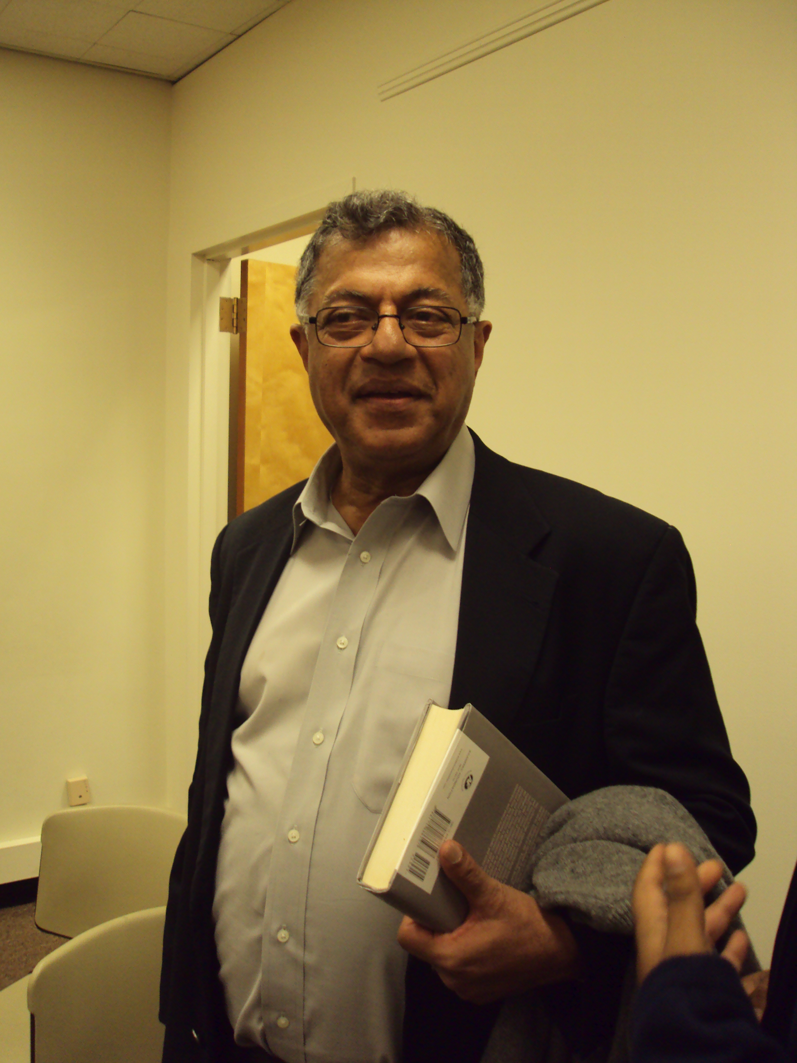 Girish Karnad photo