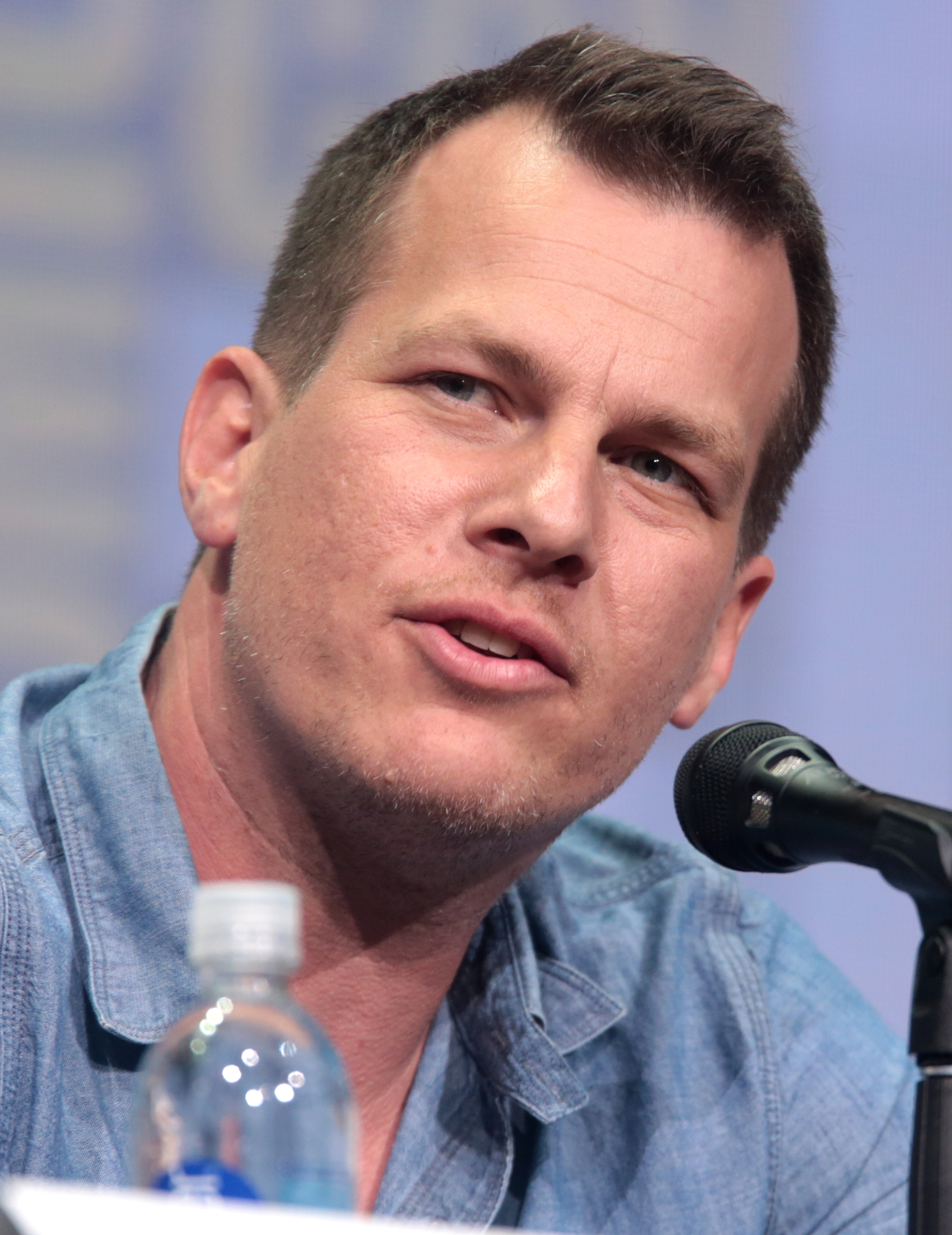 Jonathan Nolan photo