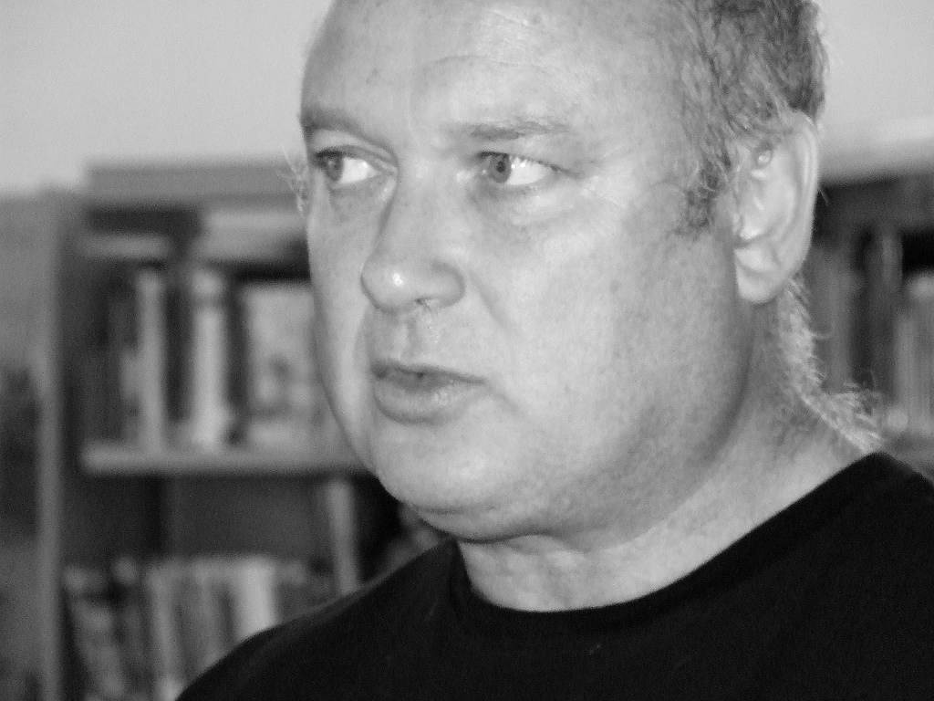 Louis De Bernières photo