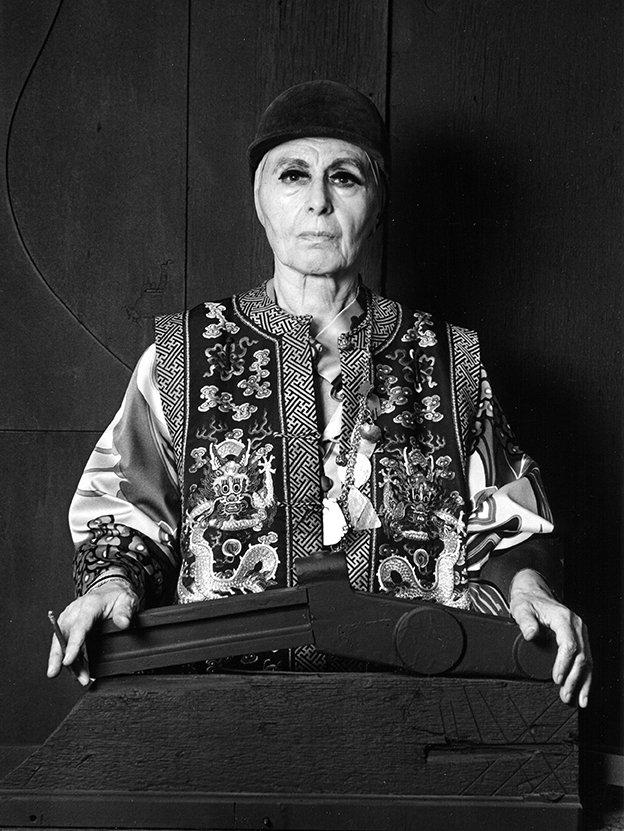 Louise Nevelson photo