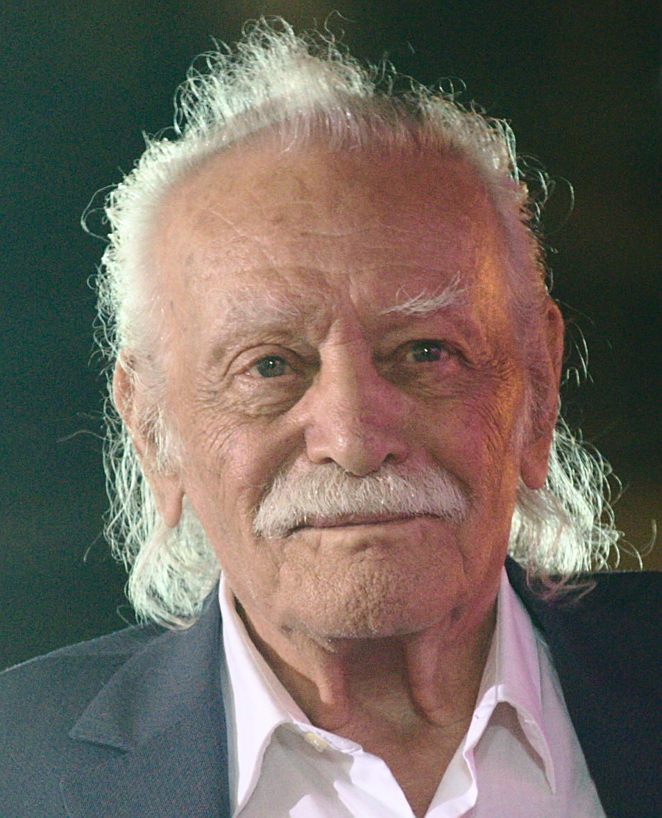 Manólis Glézos photo