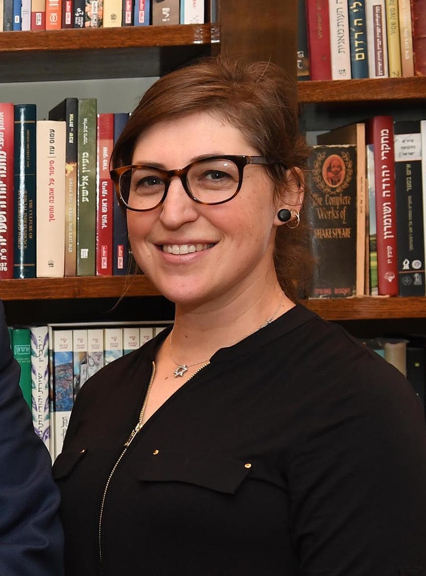 Mayim Bialik photo