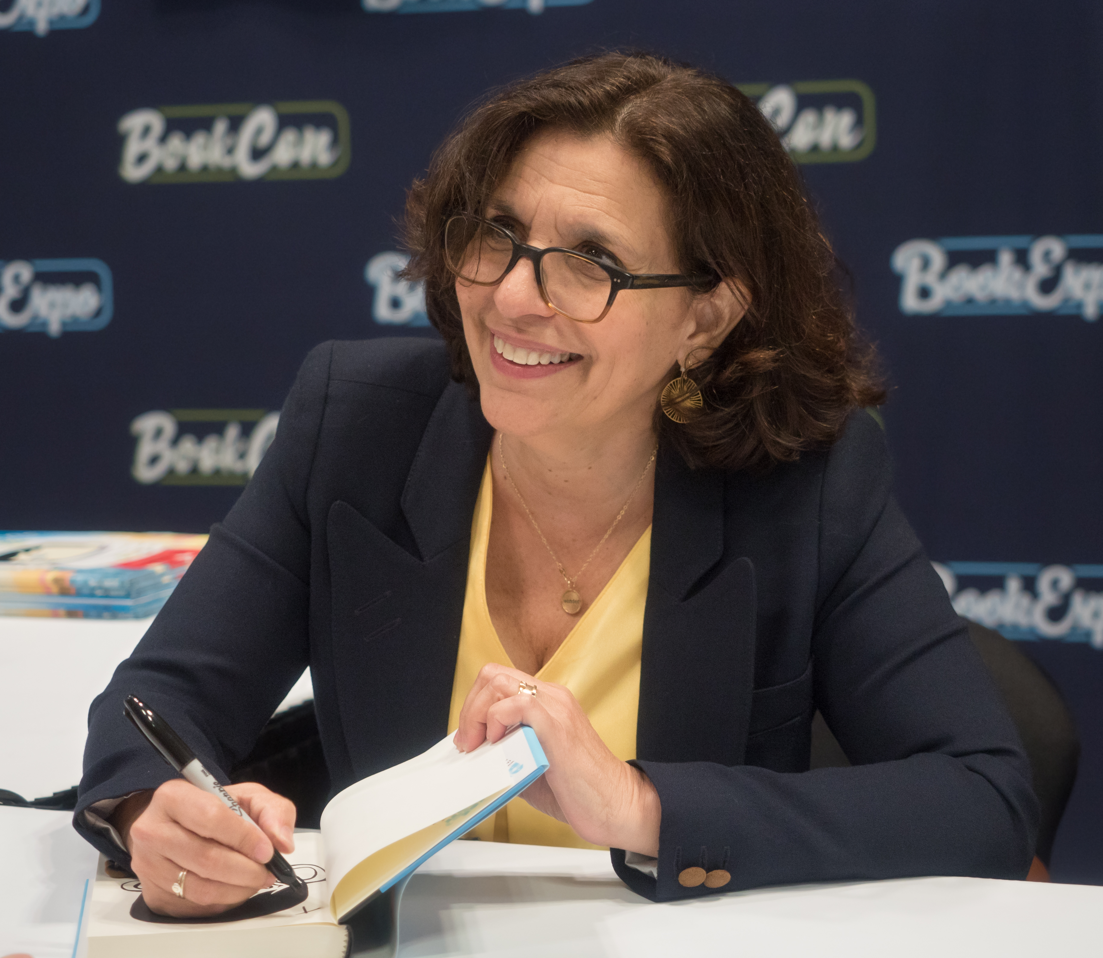 Raquel J. Palacio photo