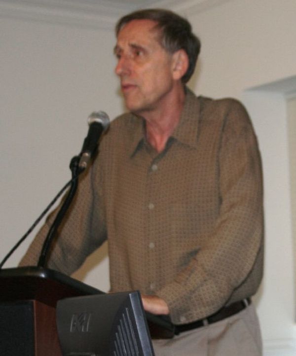 Ariel Dorfman photo