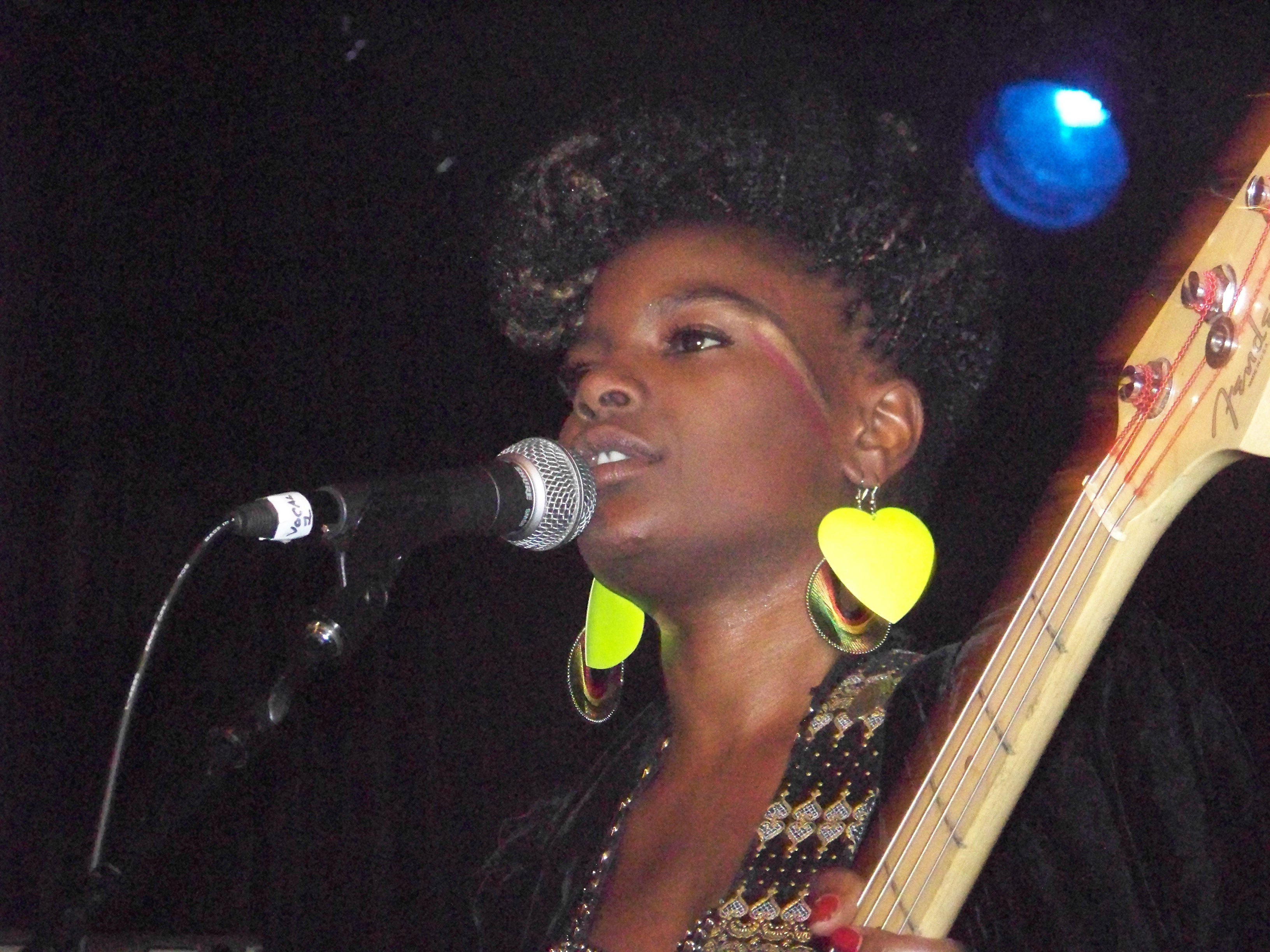Shingai Shoniwa photo