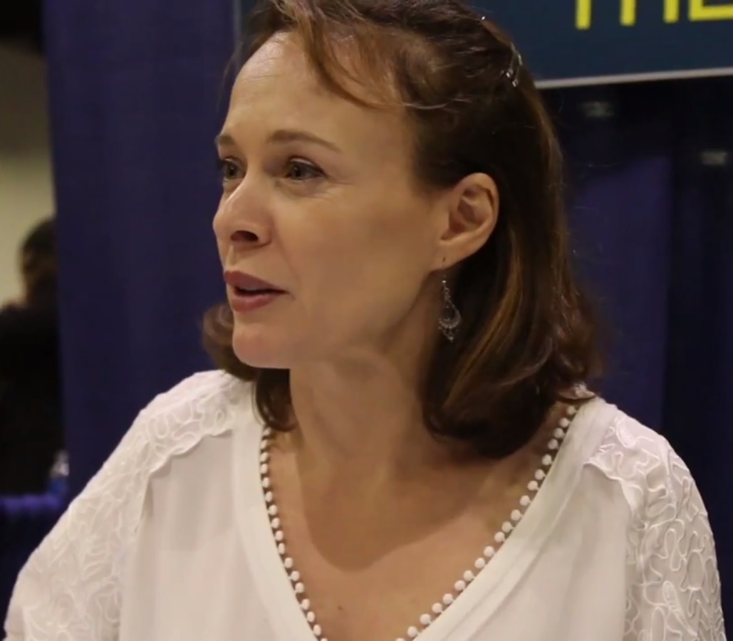 Tami Stronach photo