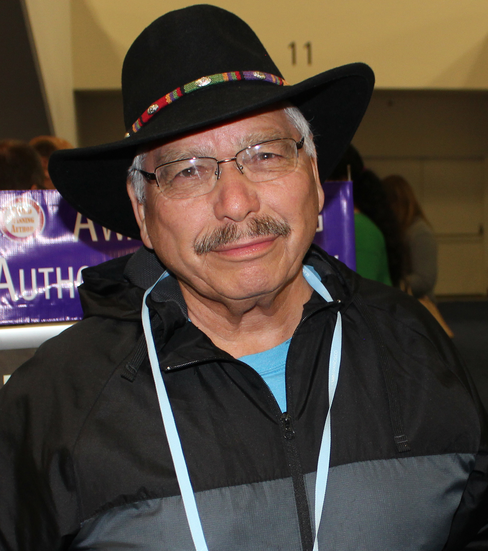 Victor Villaseñor photo